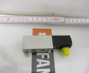 Пневмораспределитель
MF-04-510-HN über 2/4, 24V=, ohne Stecker
5/2-W ege Magnetventil, G1/8,
Steckerfahnen bei 2/4
für Grundplattenmontage AIRTEC Pneumatic